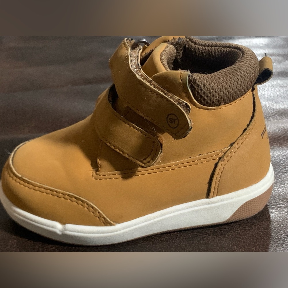 Boys boot - Stride Rite - Size 5
